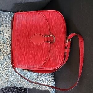 Louis Vuitton Saint Cloud GM Epi leather cross body bag - EUC